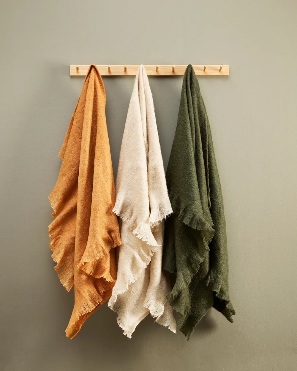 Fiesta Throw (80% Polyester 20% Acrylic)