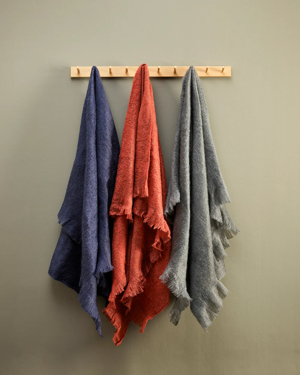 Fiesta Throw (80% Polyester 20% Acrylic)