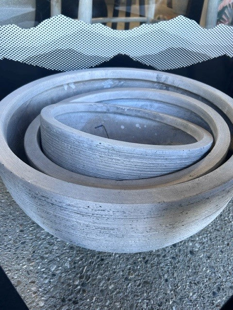 Set of 3 fibre clay ribbed pots