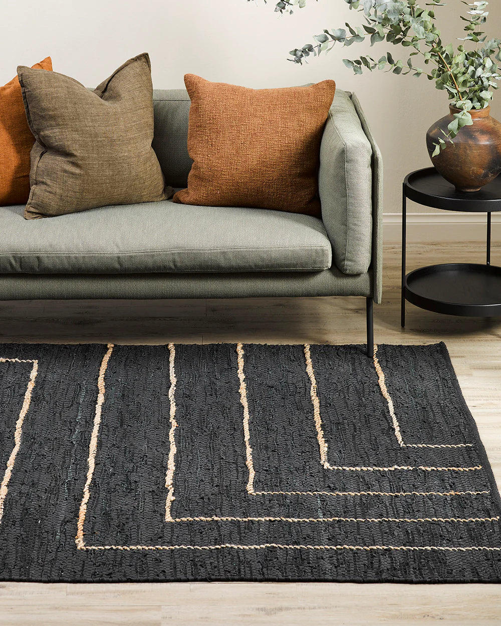 Tunja (75% Leather, 25% Hemp) Floor Rug - Black/Natural